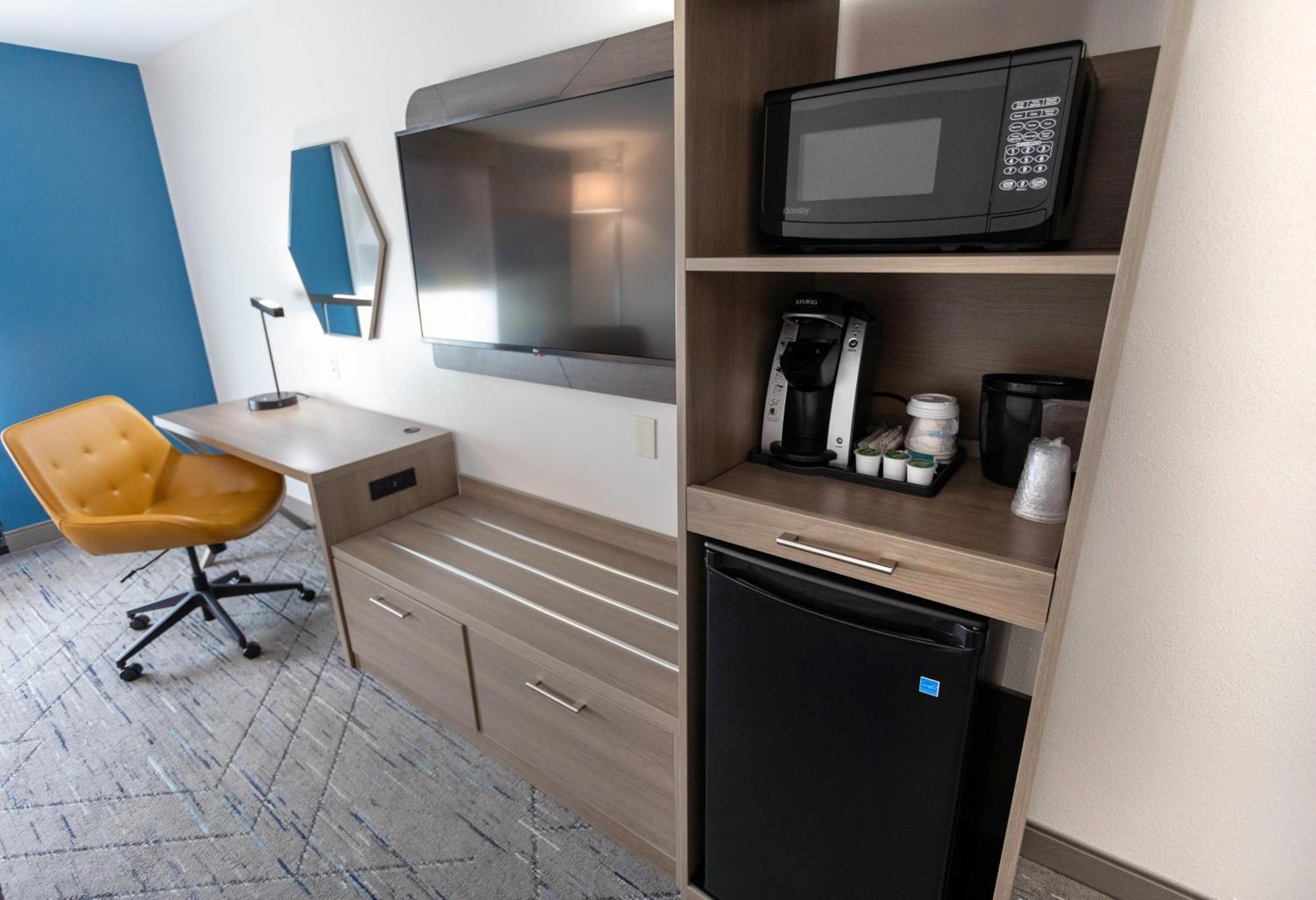 מדיסון Holiday Inn Express & Suites - Huntsville Airport By Ihg מראה חיצוני תמונה