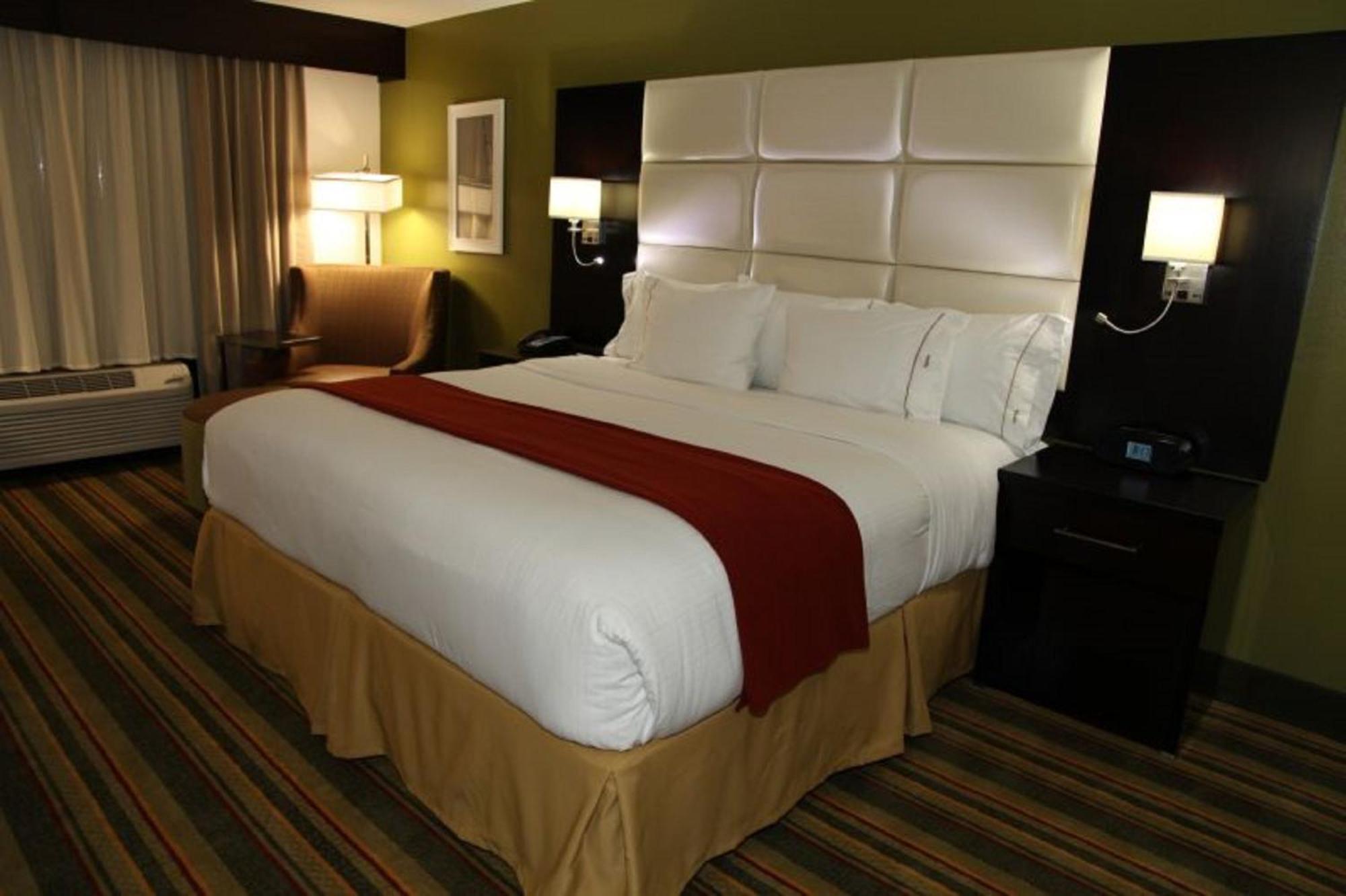 מדיסון Holiday Inn Express & Suites - Huntsville Airport By Ihg מראה חיצוני תמונה
